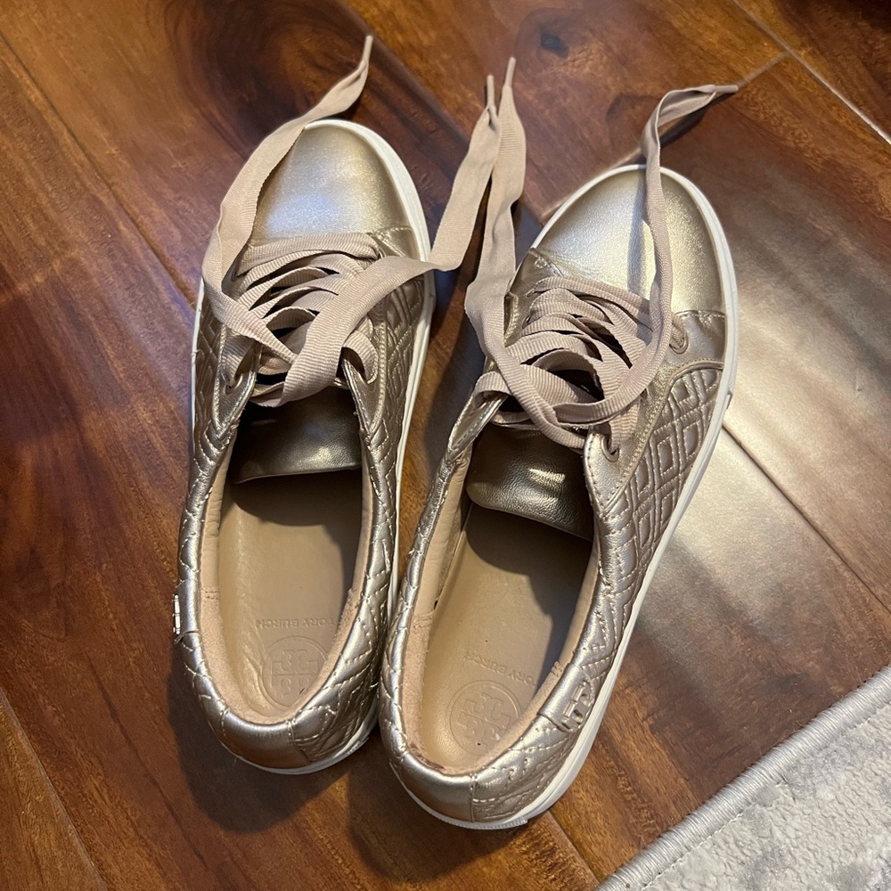 Tory Burch leather shoes elegant pair size 6.5